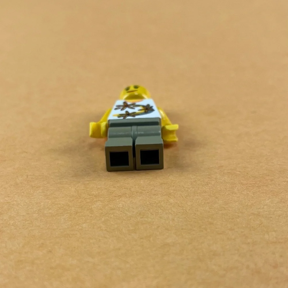 LEGO Girl Female Classic Town Minifigure Smiling Face Flower Top 2”